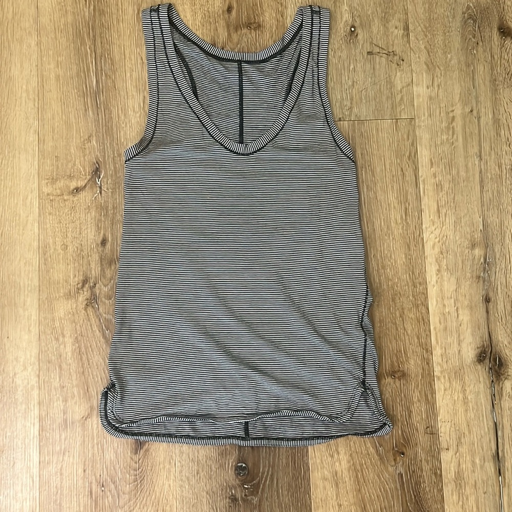 Lululemon tank 6